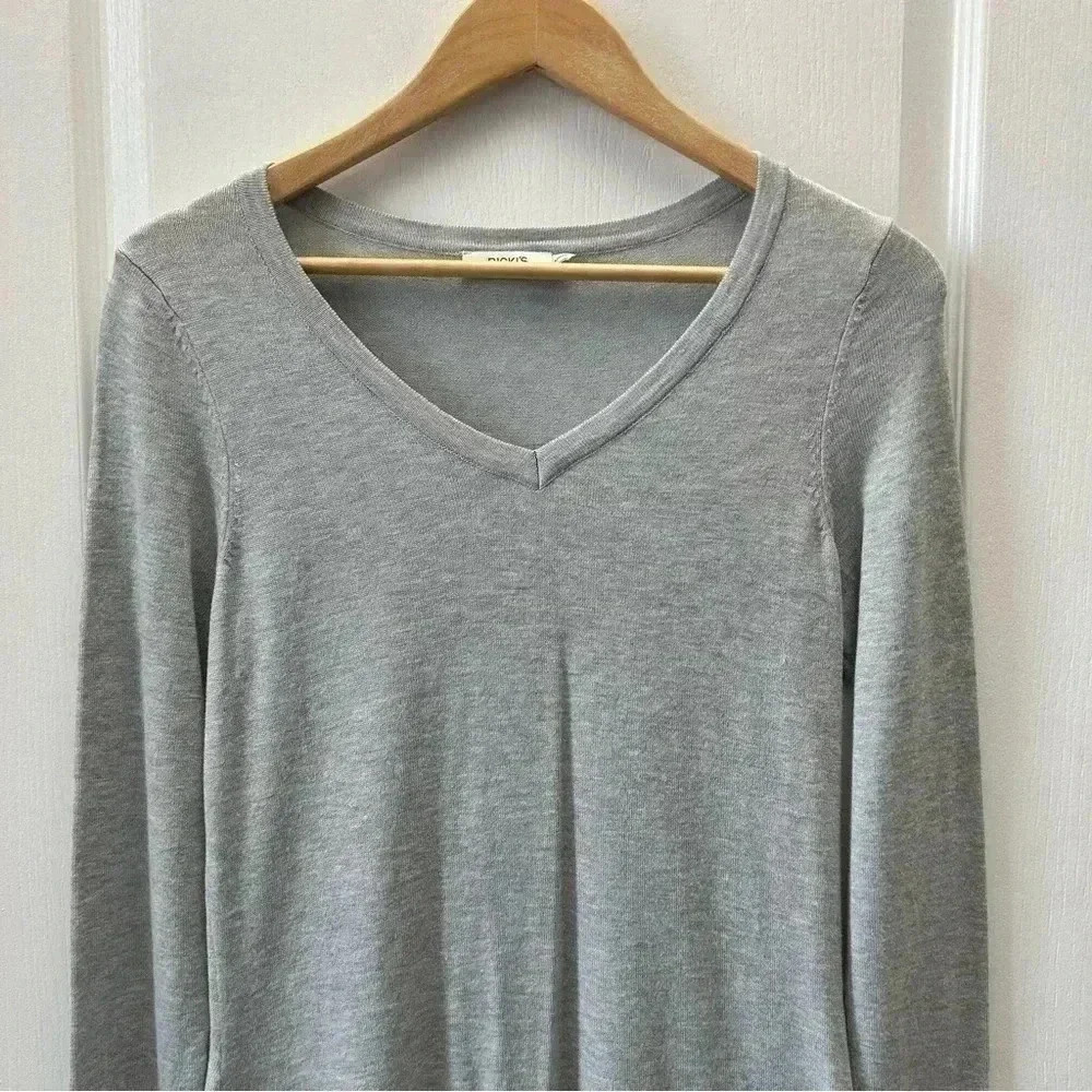 Ricki’s Grey V Neck Sweater Asymmetrical Hem Blue Black Stripes XS - Picture 7 of 13